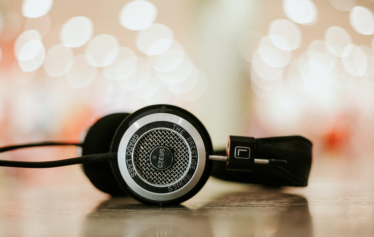 Music will be more attractive if have guitar and microphone